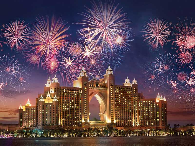 أين تقام عروض الألعاب النارية في رأس السنة بدبي